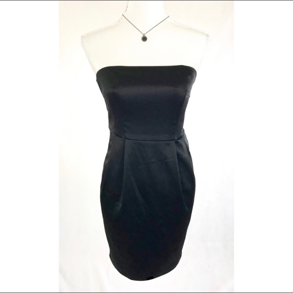 Express Design Studio Size 2 Black Satin Strapless Cocktail Dress W Pockets LBD